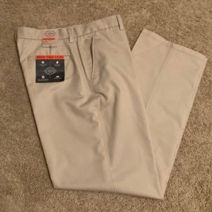 St. John’s Bay Worry Free Chino Classic Fit (NWT)